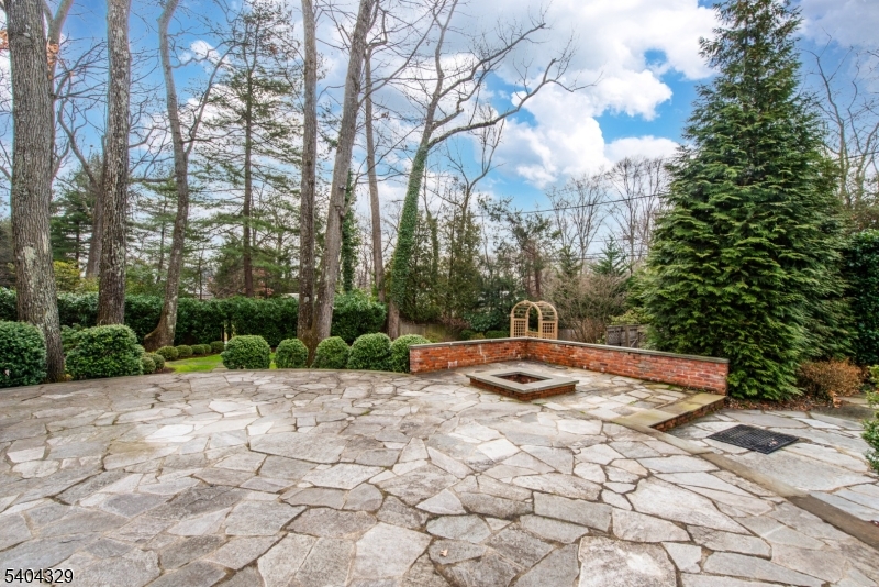 Yantacaw Brook Park - Residential