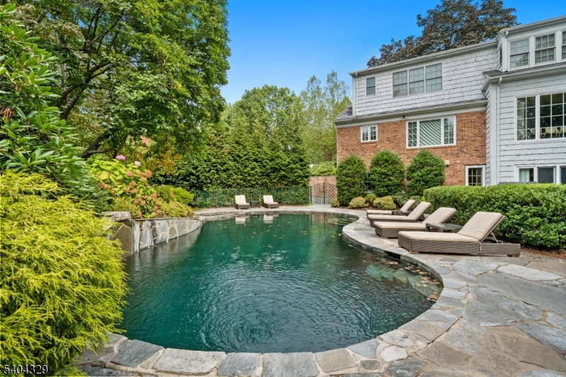 Yantacaw Brook Park - Residential
