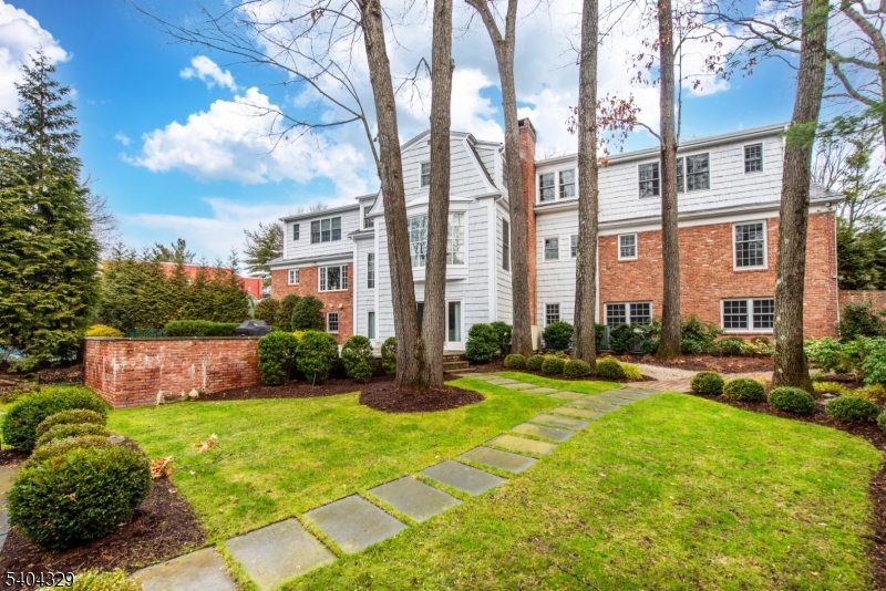 Yantacaw Brook Park - Residential