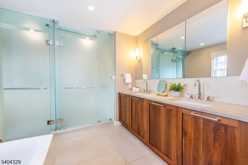 Yantacaw Brook Park - Residential