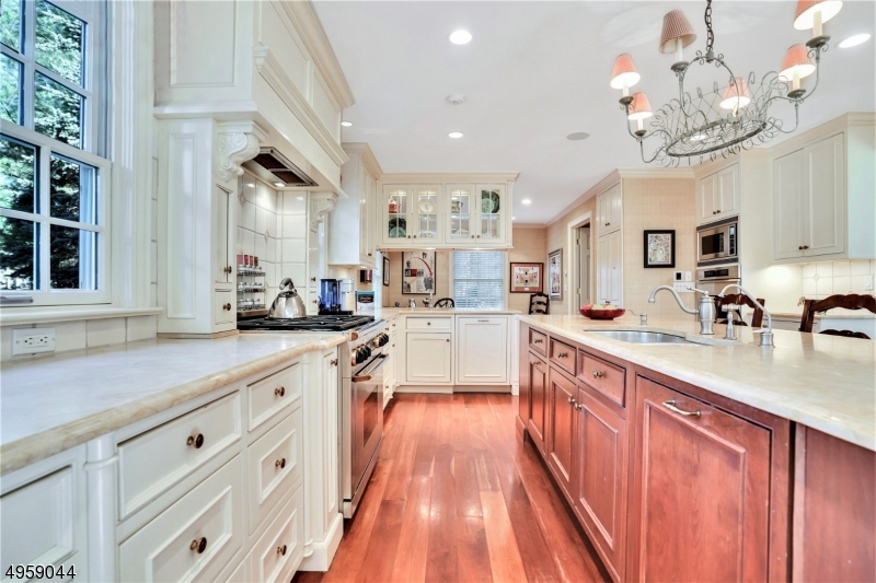 OLD SHORT HILLS - Residential
