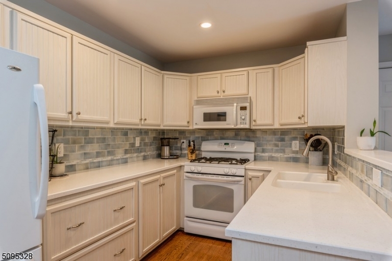 WHIPPANY - Residential
