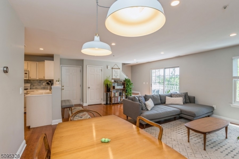 WHIPPANY - Residential