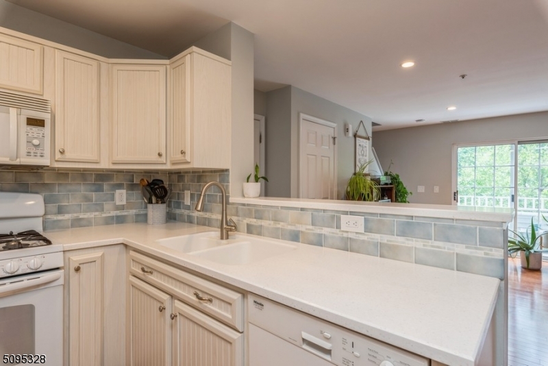 WHIPPANY - Residential