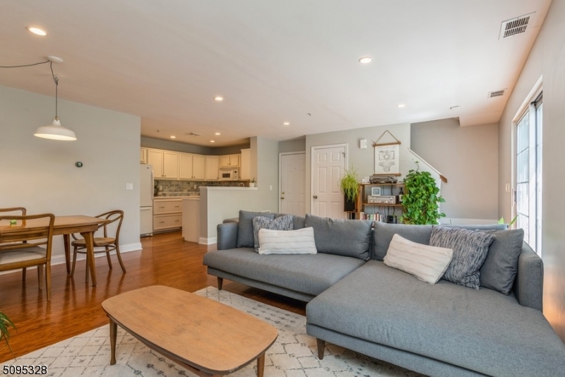 WHIPPANY - Residential
