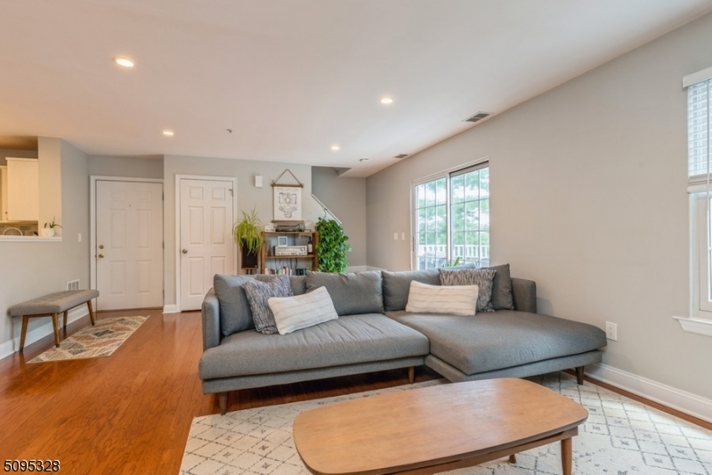 WHIPPANY - Residential