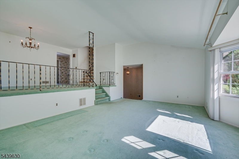 Country Club Estates - Residential
