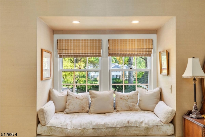 THE HILL - Residential