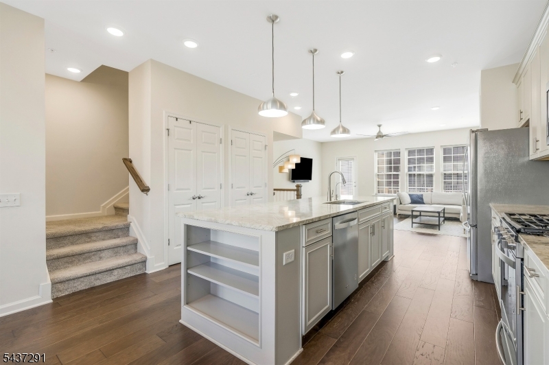Livingston Square - Residential