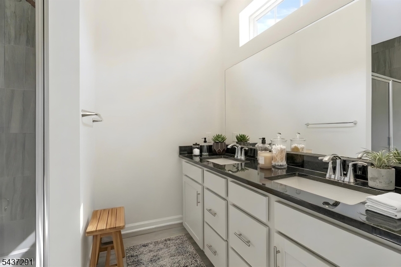 Livingston Square - Residential