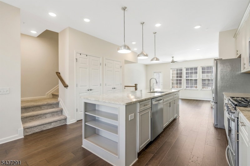 Livingston Square - Residential