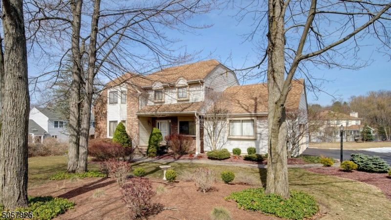WOODLAND HILLS - Residential