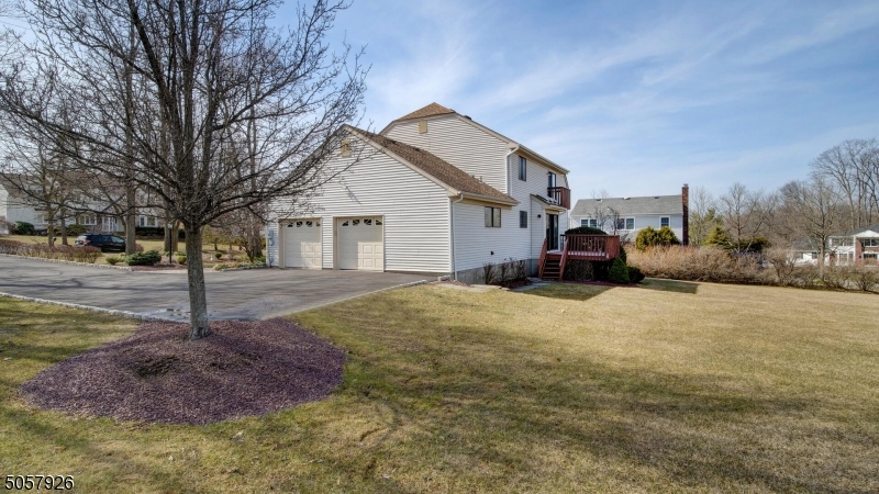 WOODLAND HILLS - Residential