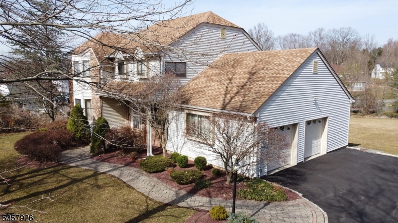 WOODLAND HILLS - Residential