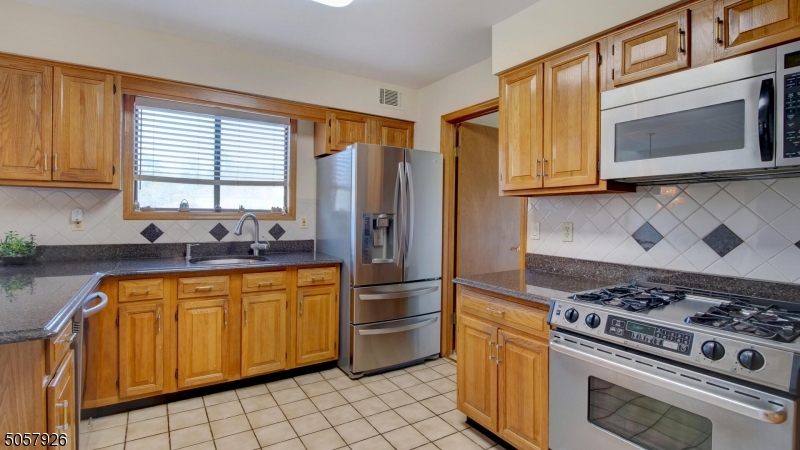 WOODLAND HILLS - Residential