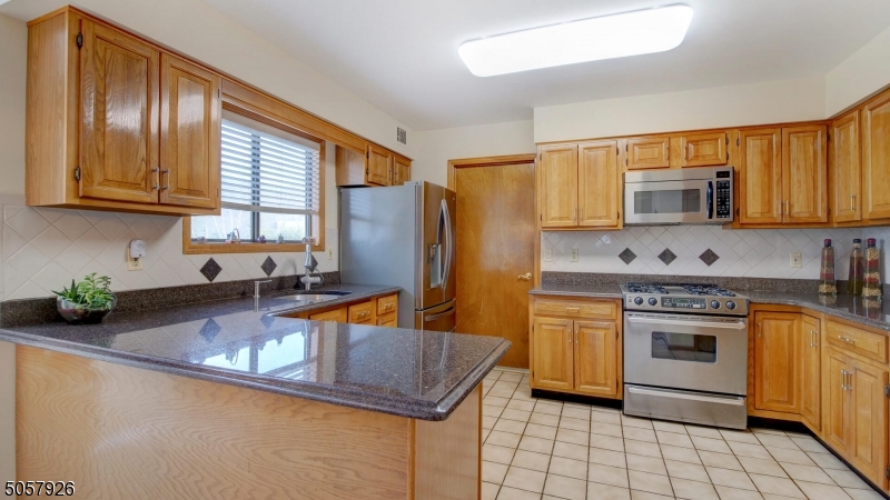 WOODLAND HILLS - Residential
