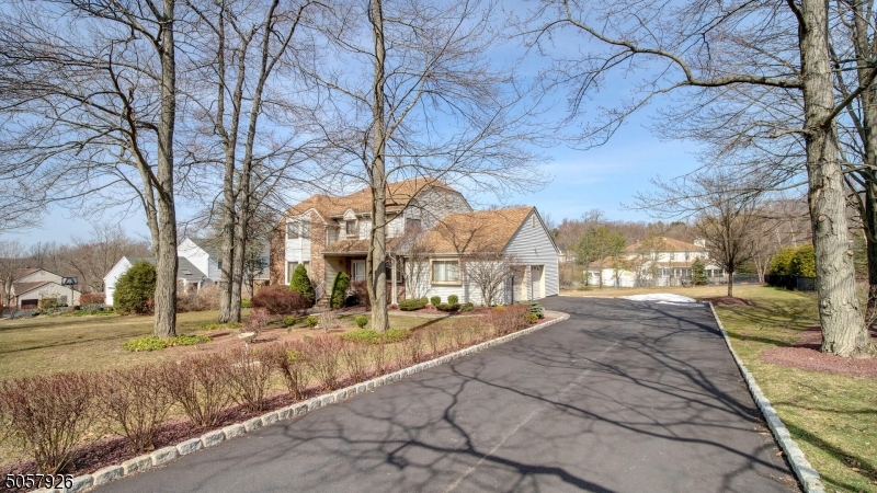 WOODLAND HILLS - Residential