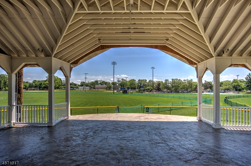 Valley Stream - Residential Lease