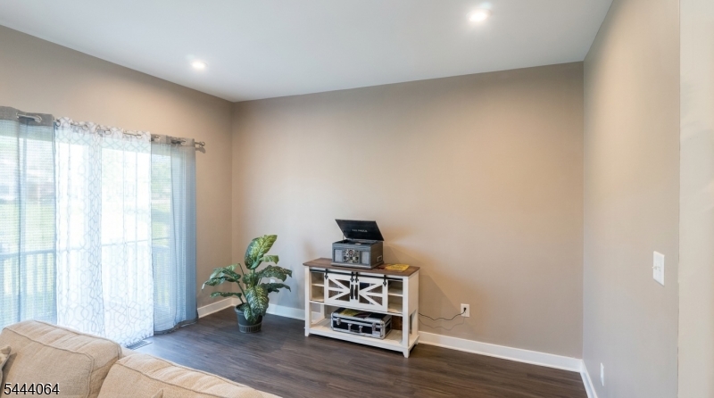 Mountain Ridge - Residential