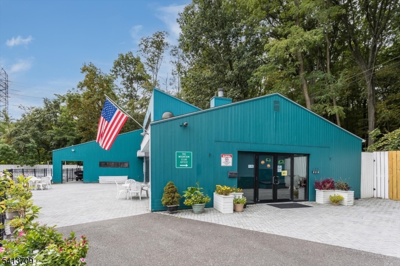 Mountain Club - Residential Lease
