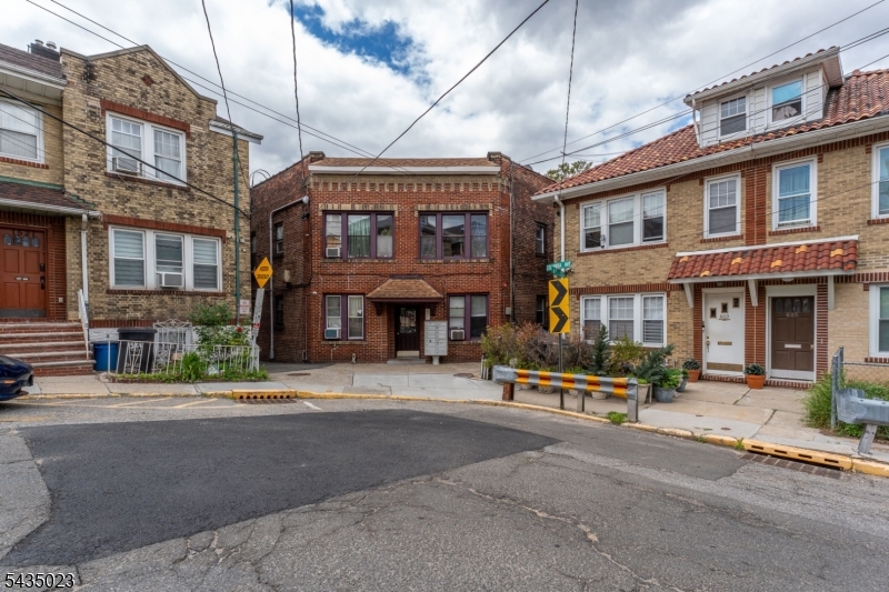 601 Columbia - Residential