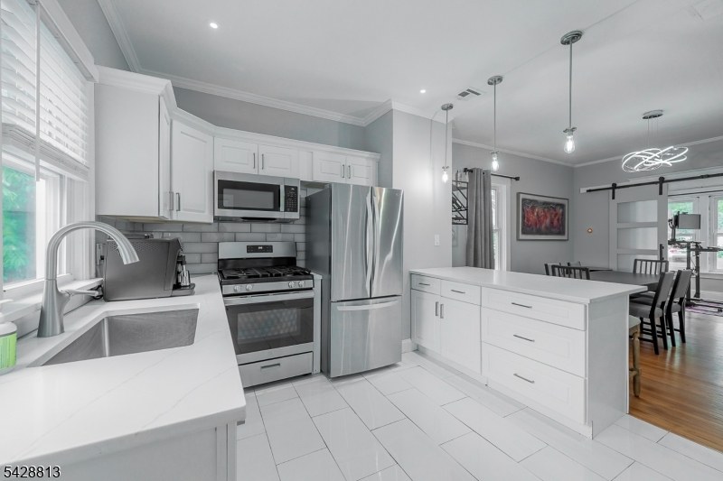 HILLCREST - Residential