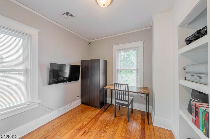 HILLCREST - Residential