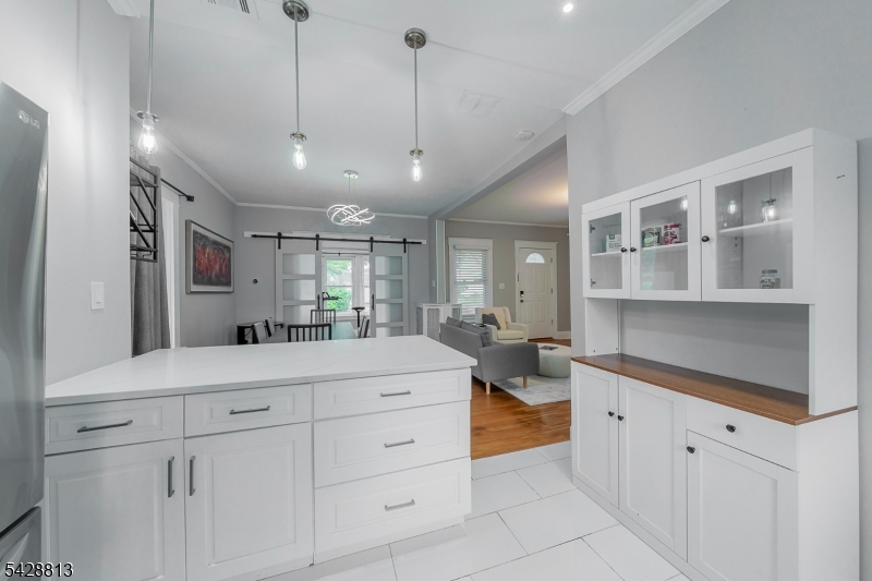 HILLCREST - Residential