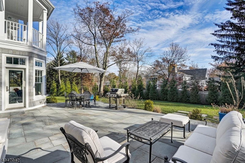 OLD SHORT HILLS - Residential
