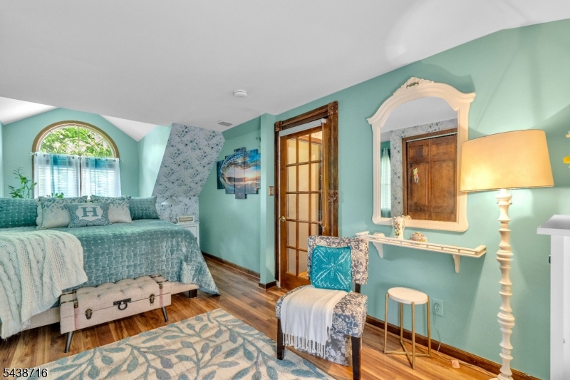 Barry Lakes - Residential