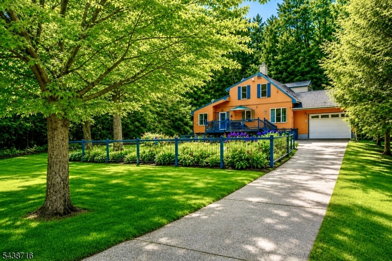 Barry Lakes - Residential
