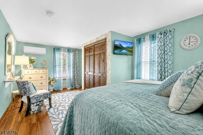Barry Lakes - Residential
