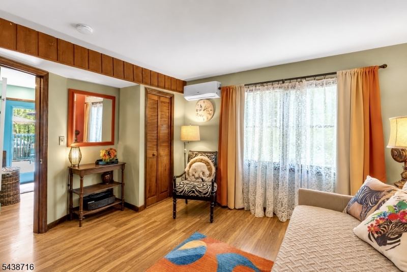 Barry Lakes - Residential