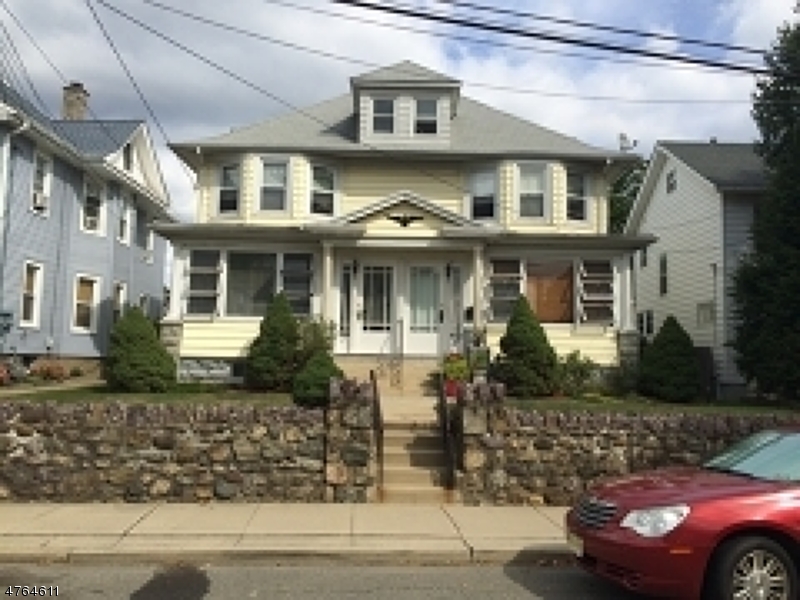 Light, bright, and  airy 2nd floor apartment. attic for storage. Great size bedroom with large closet. Close to public transportation, shopping, and restaurants. Off street parking during inclement weather. Shared back yard.