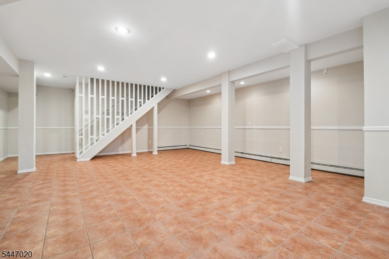 The Grande at Pleasantdale - Residential