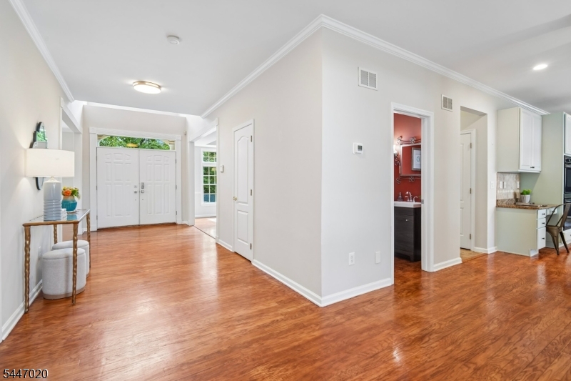 The Grande at Pleasantdale - Residential