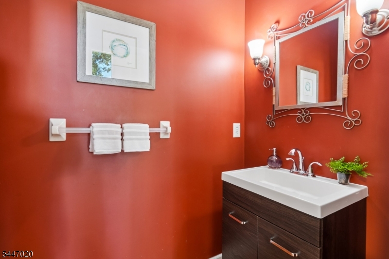 The Grande at Pleasantdale - Residential