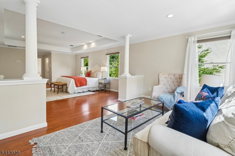 The Grande at Pleasantdale - Residential