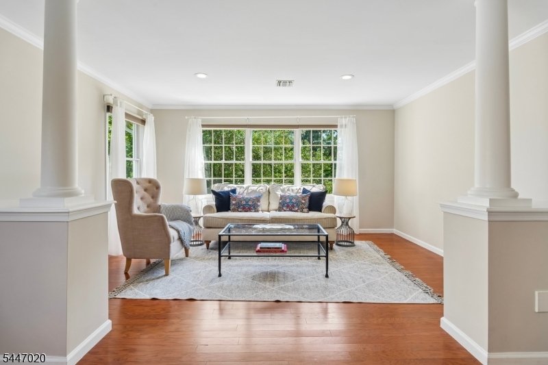The Grande at Pleasantdale - Residential
