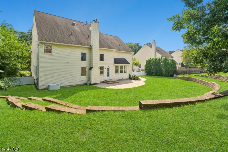 The Grande at Pleasantdale - Residential
