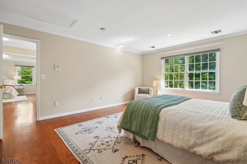 The Grande at Pleasantdale - Residential