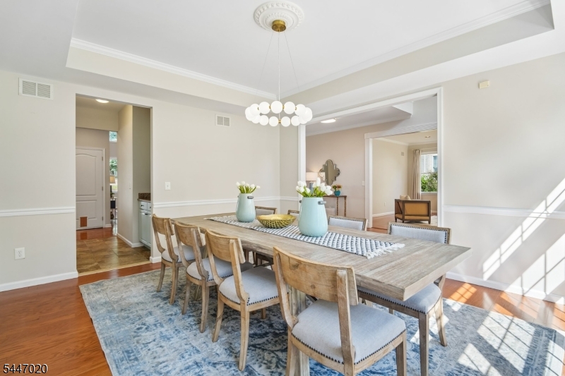The Grande at Pleasantdale - Residential