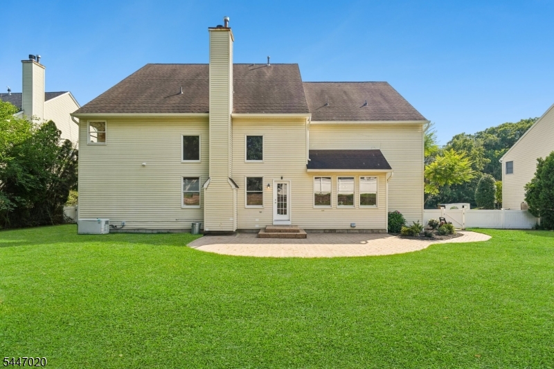 The Grande at Pleasantdale - Residential