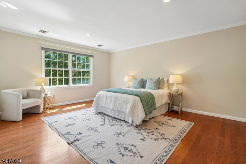 The Grande at Pleasantdale - Residential