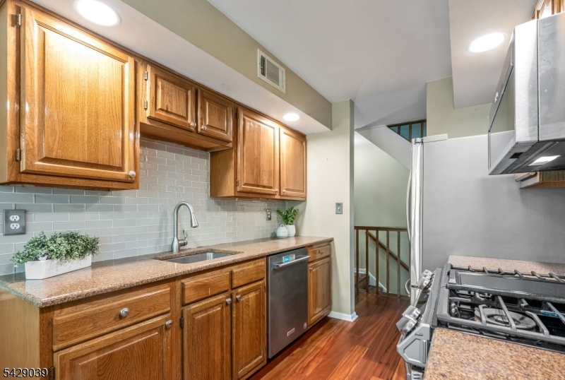 Ridge Gardens - Residential