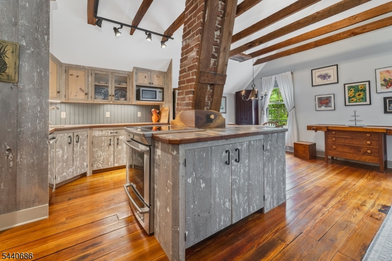 Finesville - Residential