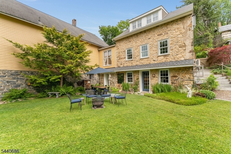 Finesville - Residential