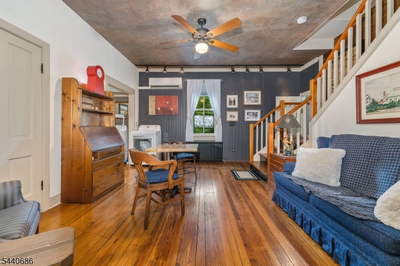 Finesville - Residential