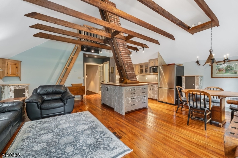 Finesville - Residential