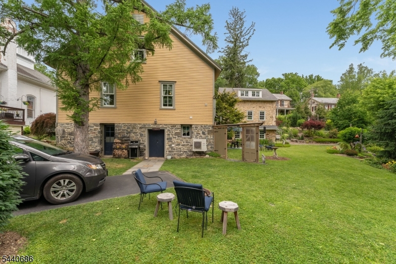 Finesville - Residential